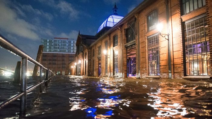 Hamburger Fischmarkt erneut überschwemmt