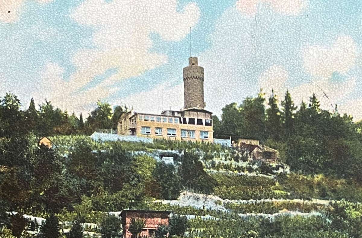Das Waldhaus  vor dem Hasenbergturm.