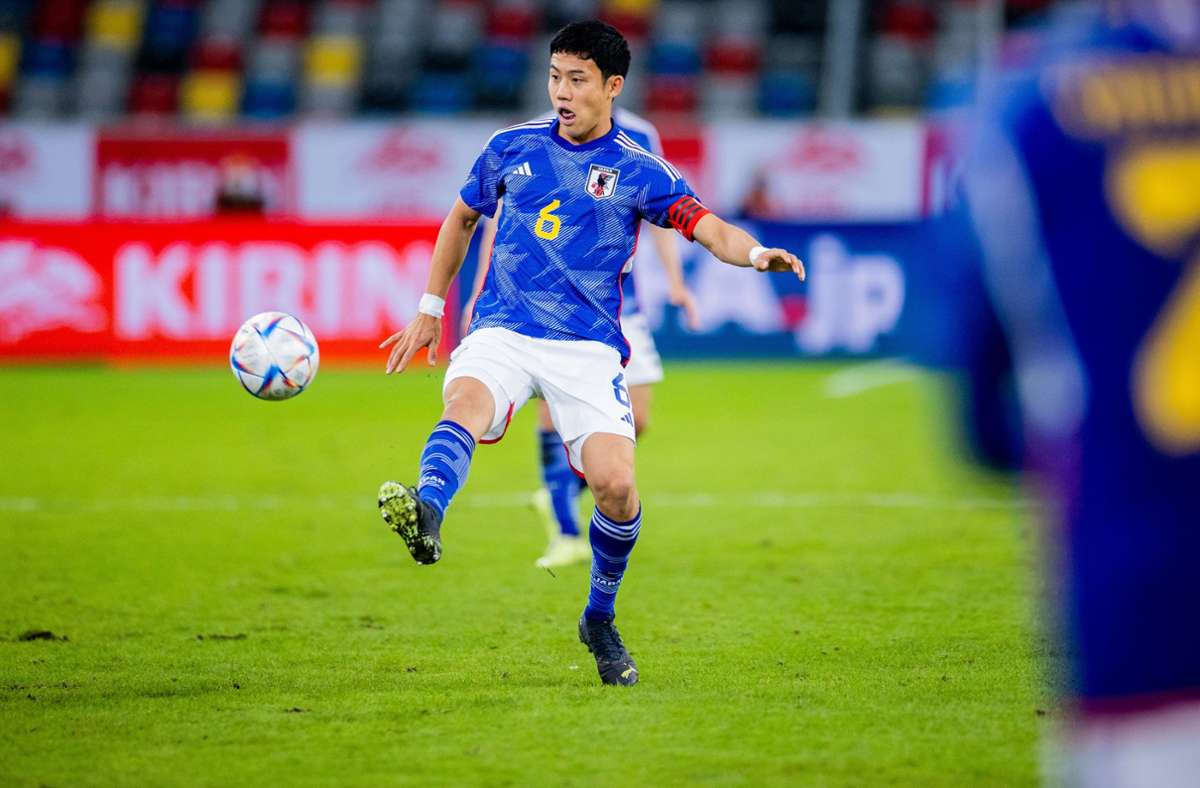 Wataru Endo vom VfB Stuttgart läuft für die japanische Nationalmannschaft auf.