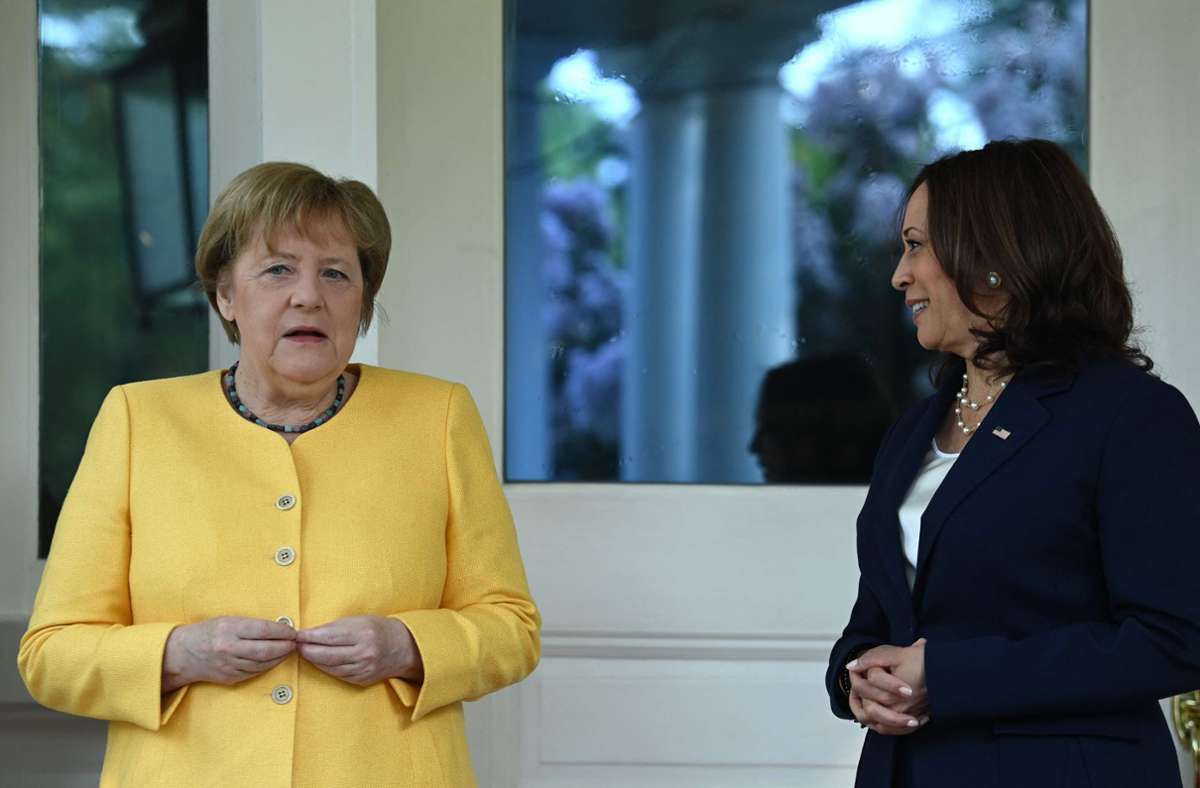 Angela Merkel ist derzeit zu Gesprächen in den USA. (hier mit Vize-Präsidentin Kamala Harris)