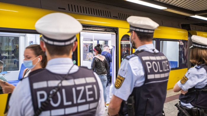 Stuttgarter Polizei zeigt 85 Maskenverweigerer an