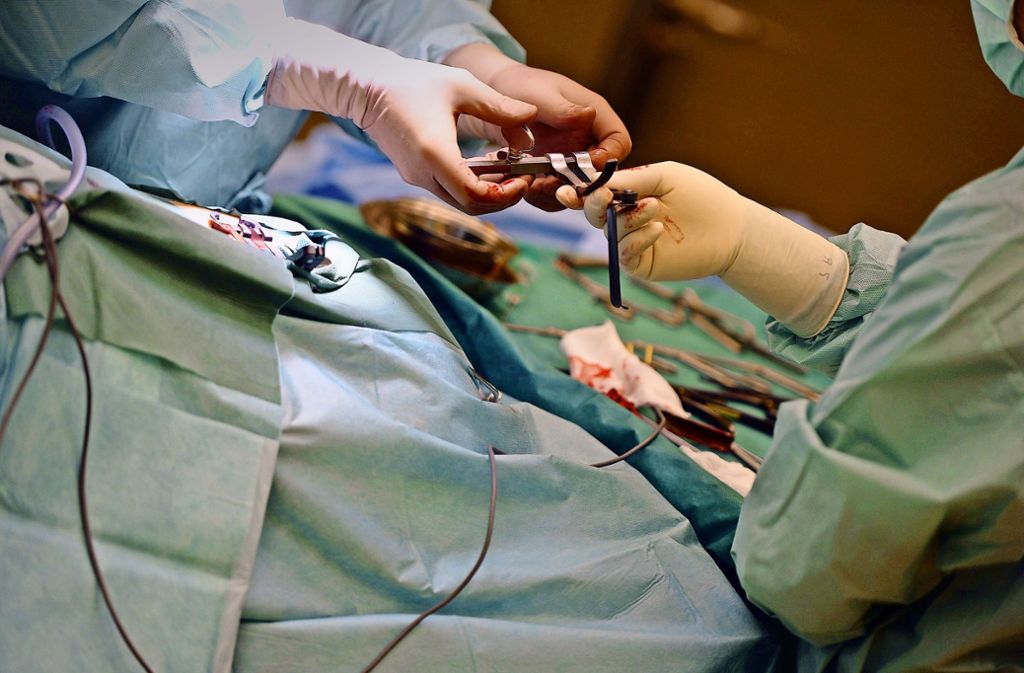 Aufgeschobene Operationen wegen Corona: OP-Patienten brauchen weiter  viel Geduld