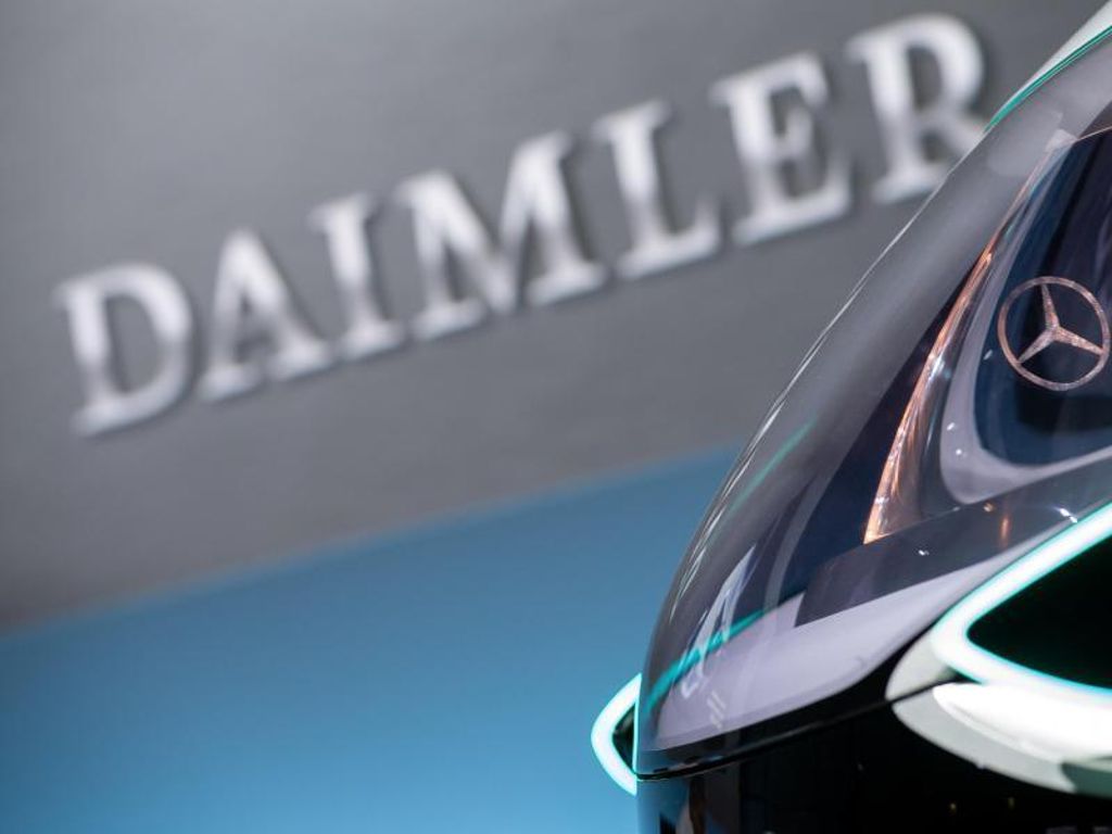 Daimler will bis Ende 2022 1,4 Milliarden Euro an Personalkosten einsparen: Daimler-Betriebsratschef: Diskussion über Köpfe ist absurd