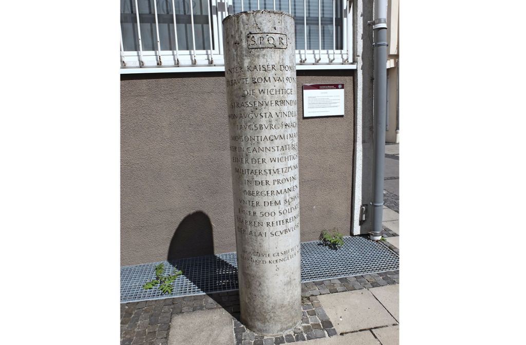 Betonsäulen waren einst Wegstreckenangaben an den Fernstraßen: Die Römersäulen im Felgerhof