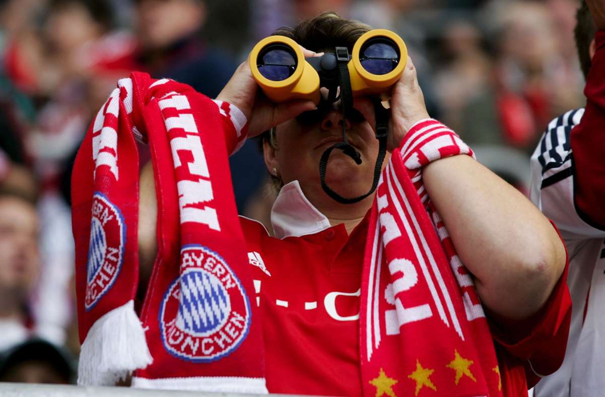 Sind für die Fans des  FC Bayern die Verfolger nur noch mit dem Fernglas zu entdecken?