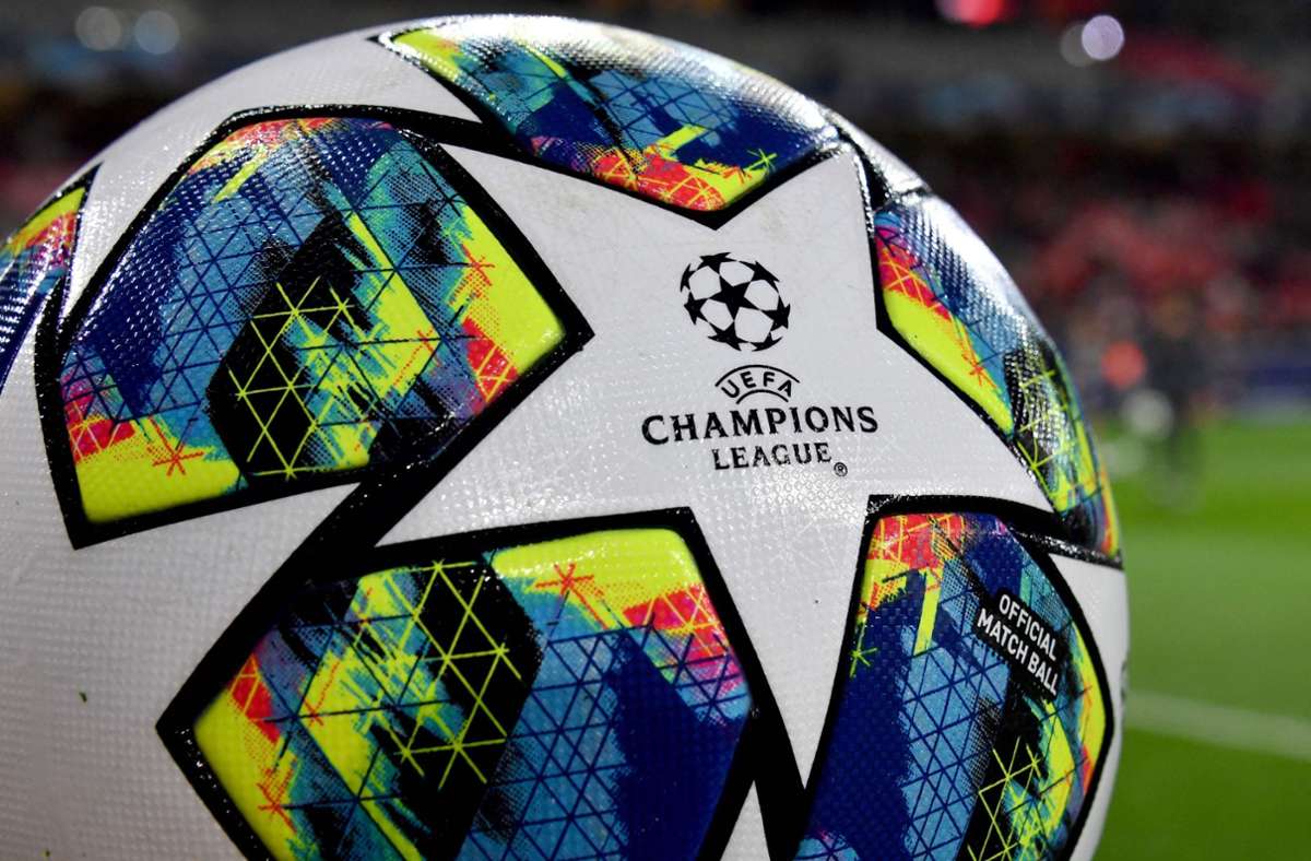 Fußball und Coronavirus: Uefa lässt im Europapokal wieder Gästefans zu