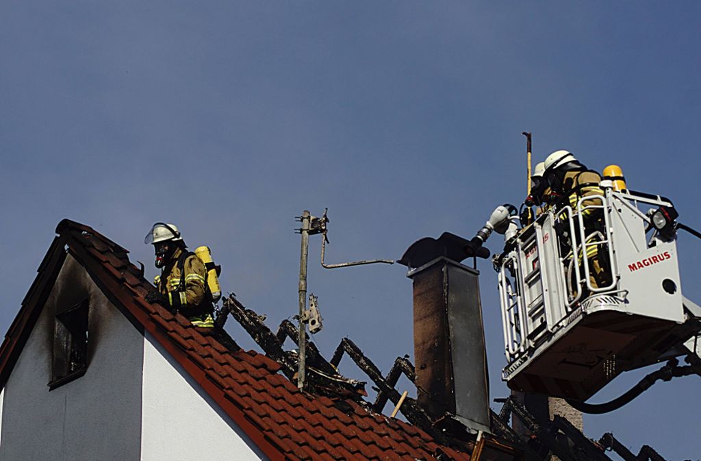 Feuerwehreinsatz in Lauffen: Dachstuhlbrand fordert hohen Schaden