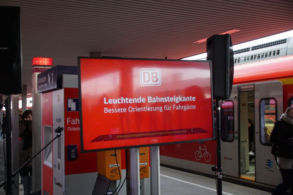 Vorstellung des neuen Passagierleitsystems am Canstatter Bahnhof.