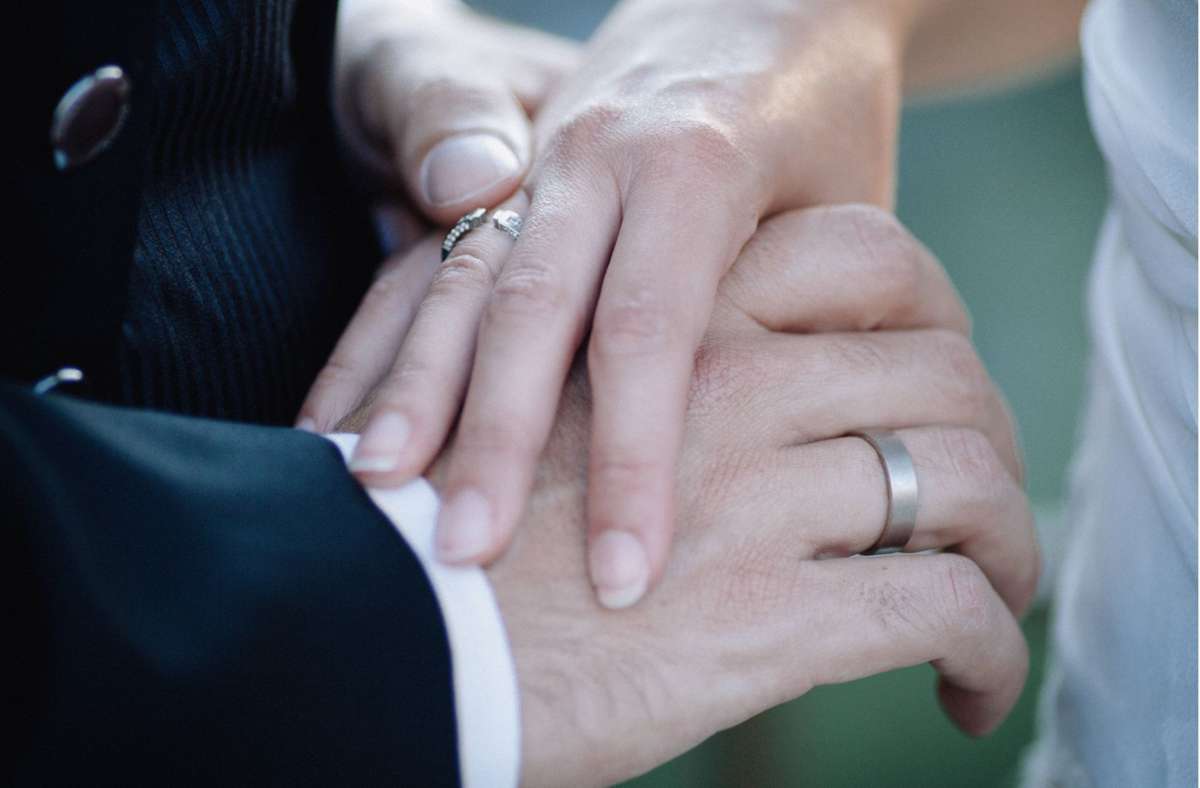 Liebesbeziehungen: Politologin fordert Abschaffung der Ehe