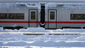 Wintereinbruch in Baden-Württemberg: Weiterhin Verspätungen und Zugausfälle
