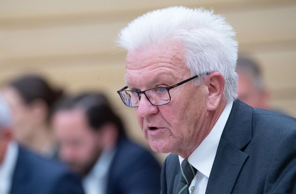 Ministerpräsident von Baden-Württemberg: Kretschmann kritisiert Bundesregierung für „Autogipfel“-Planung