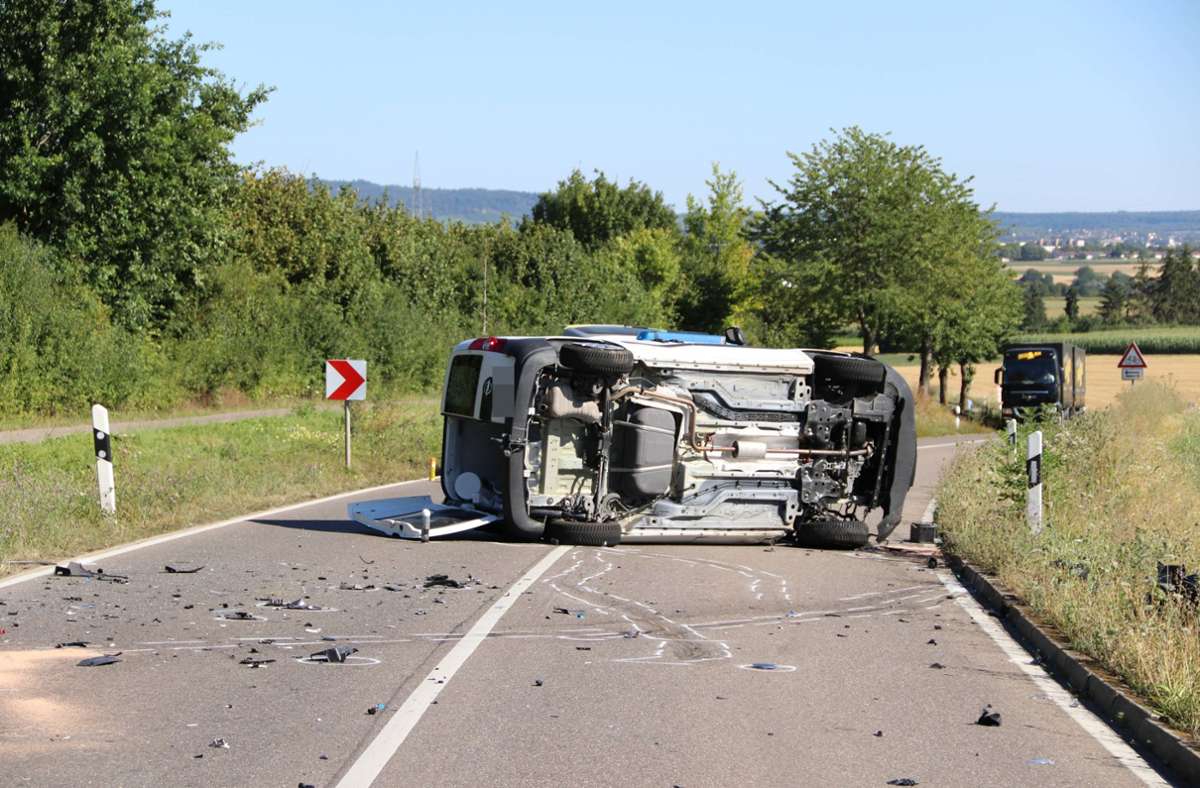 B39 bei Heilbronn: Heftiger Unfall fordert drei Schwerverletzte