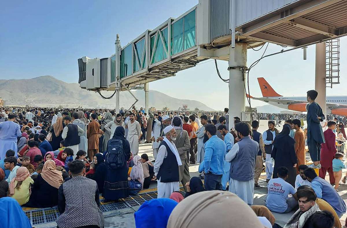 Am Montag am Flughafen in Kabul. Foto: AFP