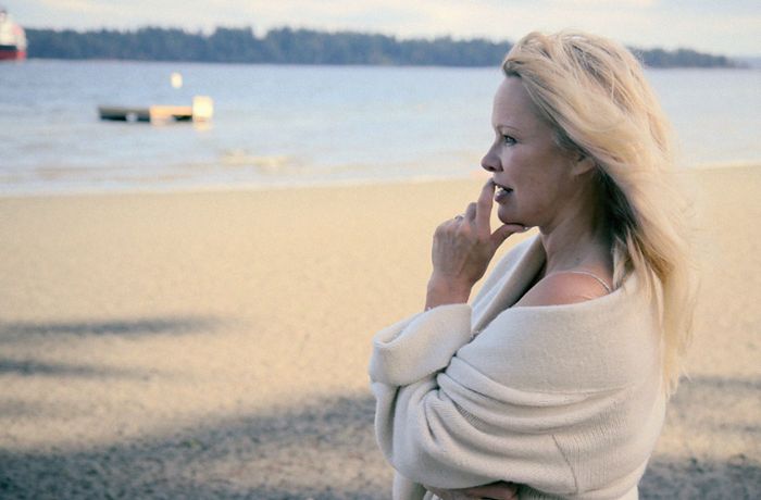 „Pamela: Eine Liebesgeschichte“ auf Netflix: Pamela Anderson holt sich die Deutungshoheit zurück