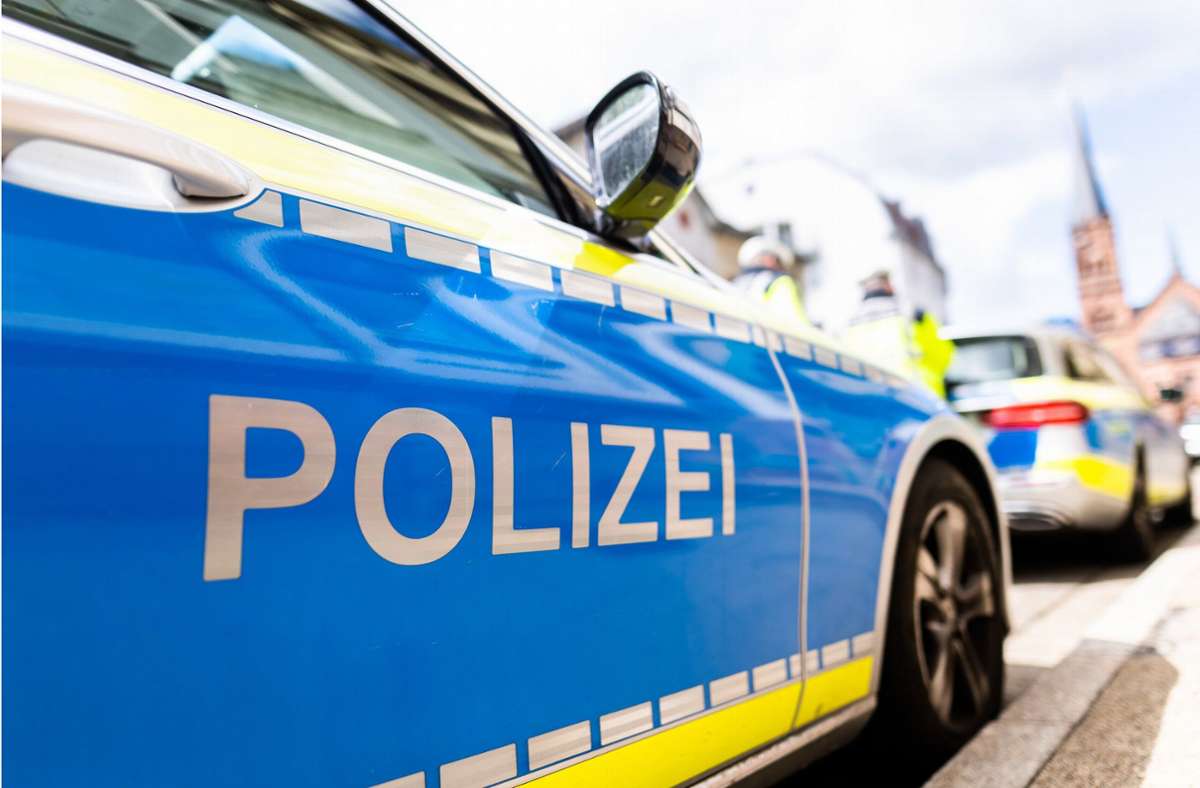 Polizeieinsatz in Karlsruhe: Knirps wählt Notruf – wegen Kuscheldecke