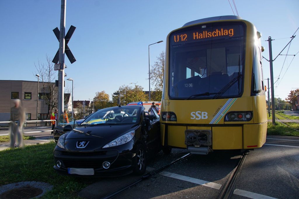 Am Wochenende hat es in der Pragstraße und in der Löwentorstraße gekracht: Schon wieder zwei Stadtbahnunfälle