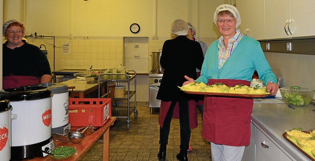 UNTERTüRKHEIM: Angebot der evangelischen Gemeinde bei Krämermarkt: Marktstube ist Besuchermagnet
