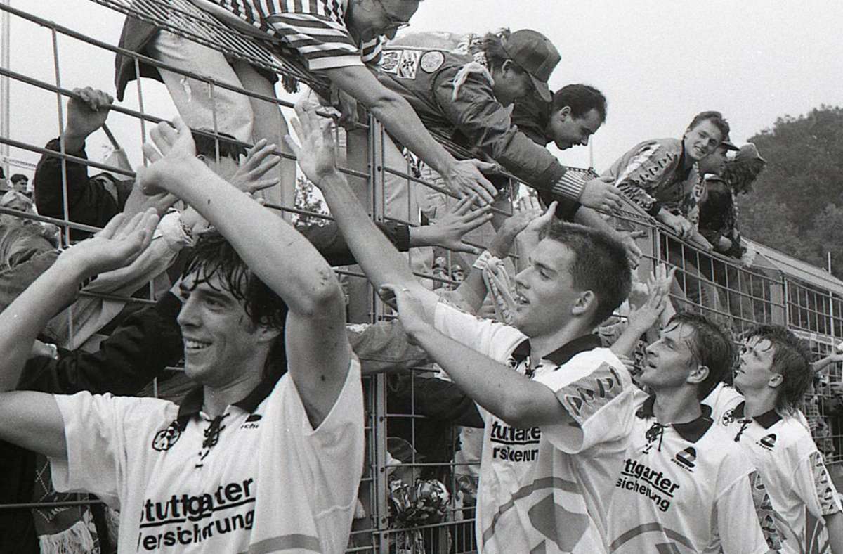 Thomas Tuchel (Zweiter von links) im Dress der Stuttgarter Kickers, für die er von 1992 bis 1994 spielte. Foto: imago/Sportfoto Rudel/imago sportfotodienst