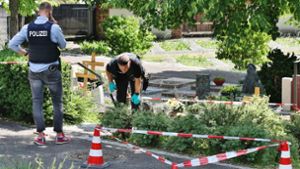 Friedhof-Anschlag: Was die Polizei lieber nicht sagt