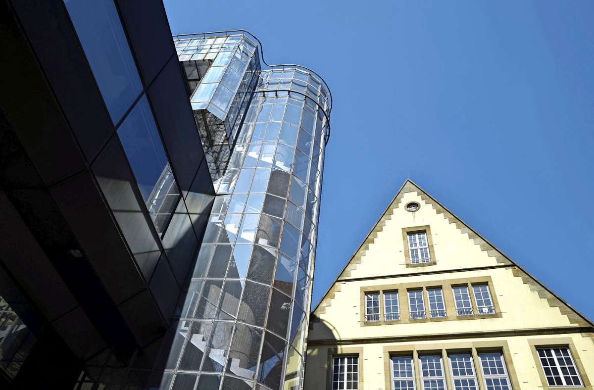 Gelungene Verbindung von Alt und Neu: die Commerzbank-Erweiterung am Stiftsfruchtkasten in Stuttgart Foto: imago/Michael Weber