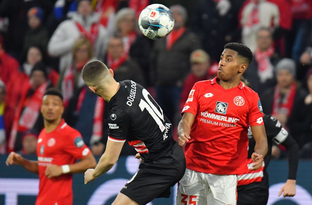 Mainz 05 gegen Fortuna Düsseldorf: Kreativer Mainzer Fan-Protest gegen DFB