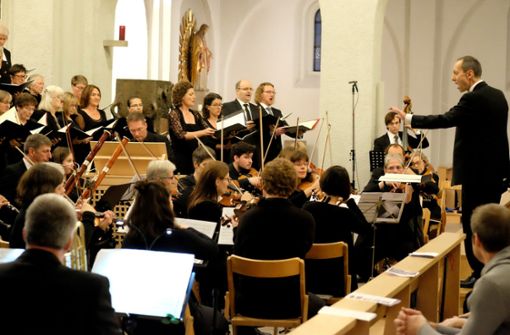 Die Musiker kehren in die Kirche zurück. Foto: z