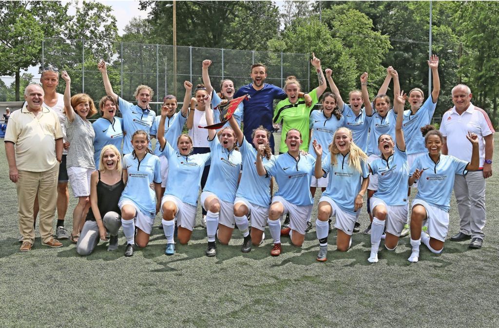 Nach ungünstigen Voraussetzungen  haben die  Fußballerinnen der Spvgg Ost dennoch den Verbandsliga-Titel geholt: Ungewisser Start – furioses Finale