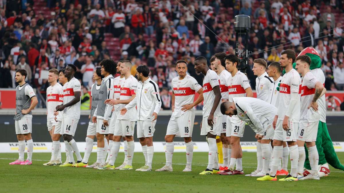Jubeln oder ärgern? Das Team des VfB Stuttgart wusste nach dem 3:3 gegen den 1. FC Heidenheim nicht so recht.