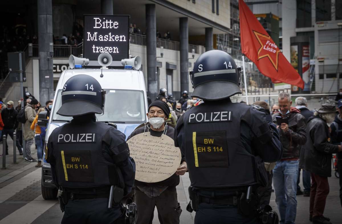 „Querdenker“-Proteste in Stuttgart: Hunderte Anzeigen nach Demos gegen Corona-Maßnahmen