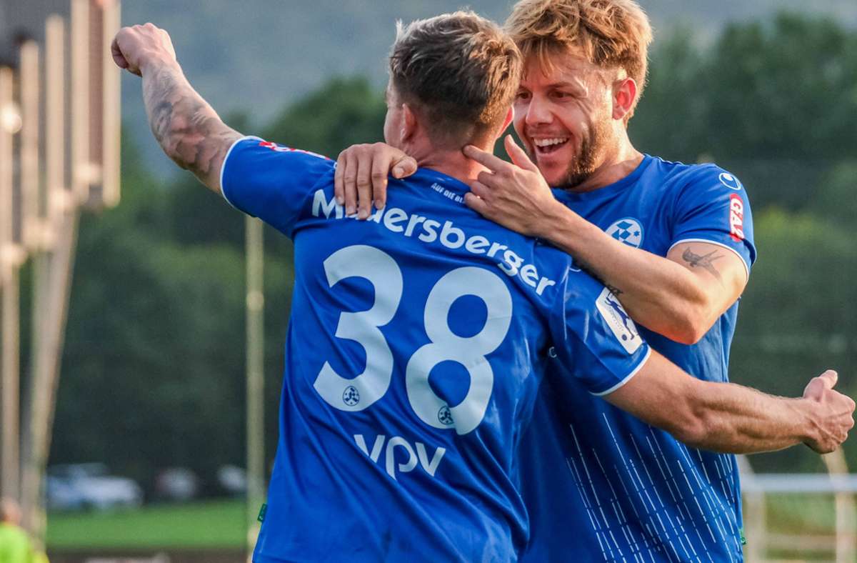 Stuttgarter Kickers gegen TSG Balingen: Die Blauen erkämpfen sich ein 2:2 in Unterzahl