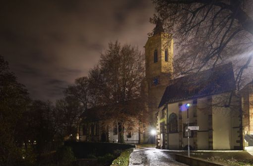 Winterstimmung bei der Waiblinger Michaelskirche: Nach den Festtagen wird das gotische Gebäude zur unbeheizten „coolen Kirche“. Foto: Gottfried Stoppel