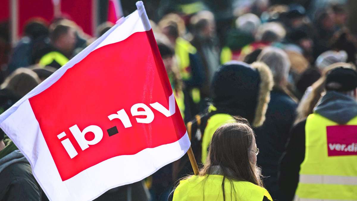 Verdi verlängert  Streik bis Mittwoch: Stuttgarts Faschingsmüll bleibt liegen