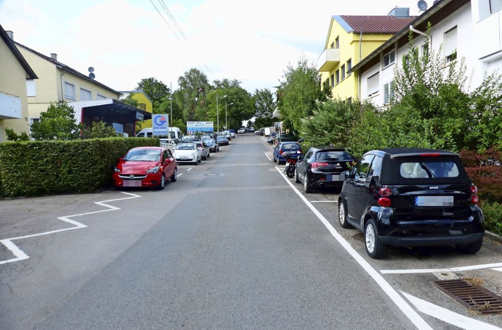 Öffentliche Parkplätze belegt – Anwohner genervt: Parkplatzstreit im Hochflur