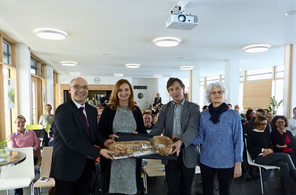 Bürgermeisterin Isabel Fezer weihte die neue Mensa der Luginslandschule ein: Neue Mensa der Luginslandschule eingeweiht