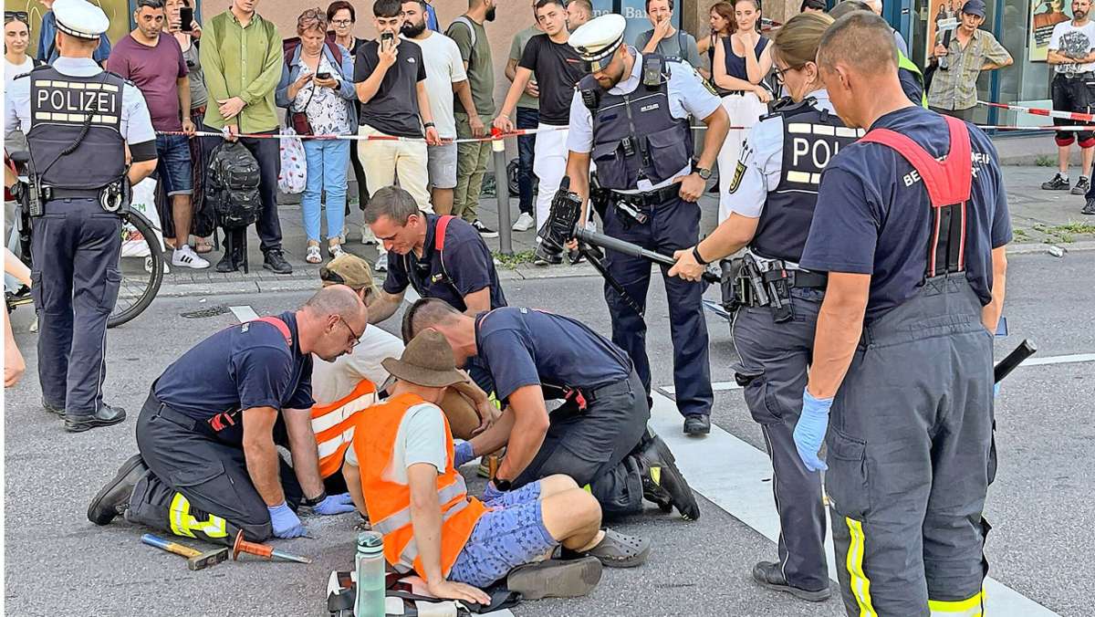 Blockaden der Letzten Generation in Stuttgart: Hohn, Beifall und eine Rechnung von der Polizei