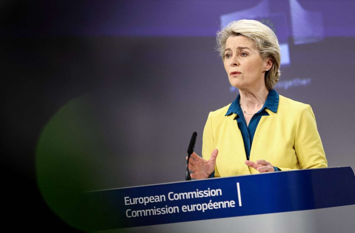 EU-Kommissionschefin Ursula von der Leyen will mit der Global-Gateway-Initiative Europa auch die europäischen Werte in der Welt stärken. Foto: AFP/Kenzo Tribouillard