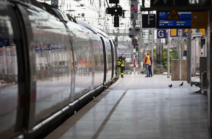 Rauch an ICE: Kölner Hauptbahnhof kurzzeitig gesperrt