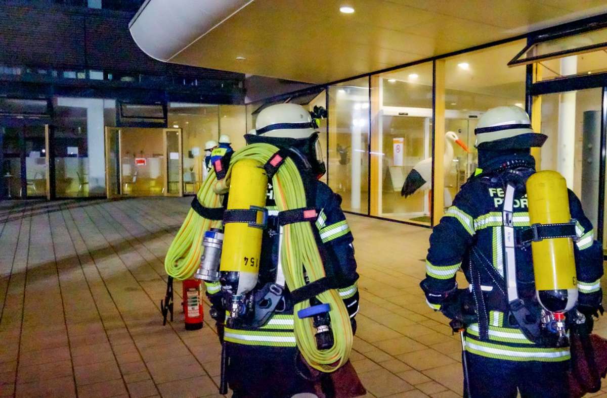 Brand in Pforzheim: Fixierter Patient starb – Ermittlungen gegen Klinik-Bedienstete