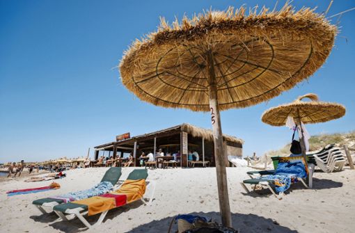 Ein Chiringuito am Strand von Es Trenc auf Mallorca: Nicht alle Strandbars dürfen in dieser Saison wieder öffnen. Foto: imago/Tolo Balaguer