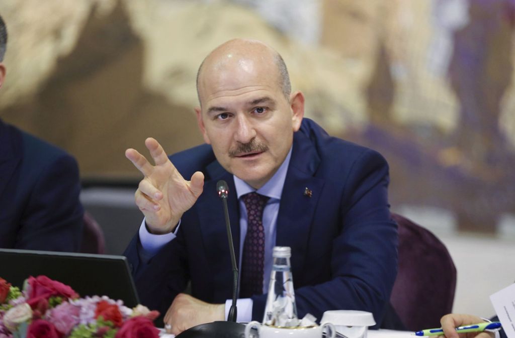 Ausgangssperre in der Corona-Krise: Türkischer Innenminister tritt nach scharfer Kritik zurück