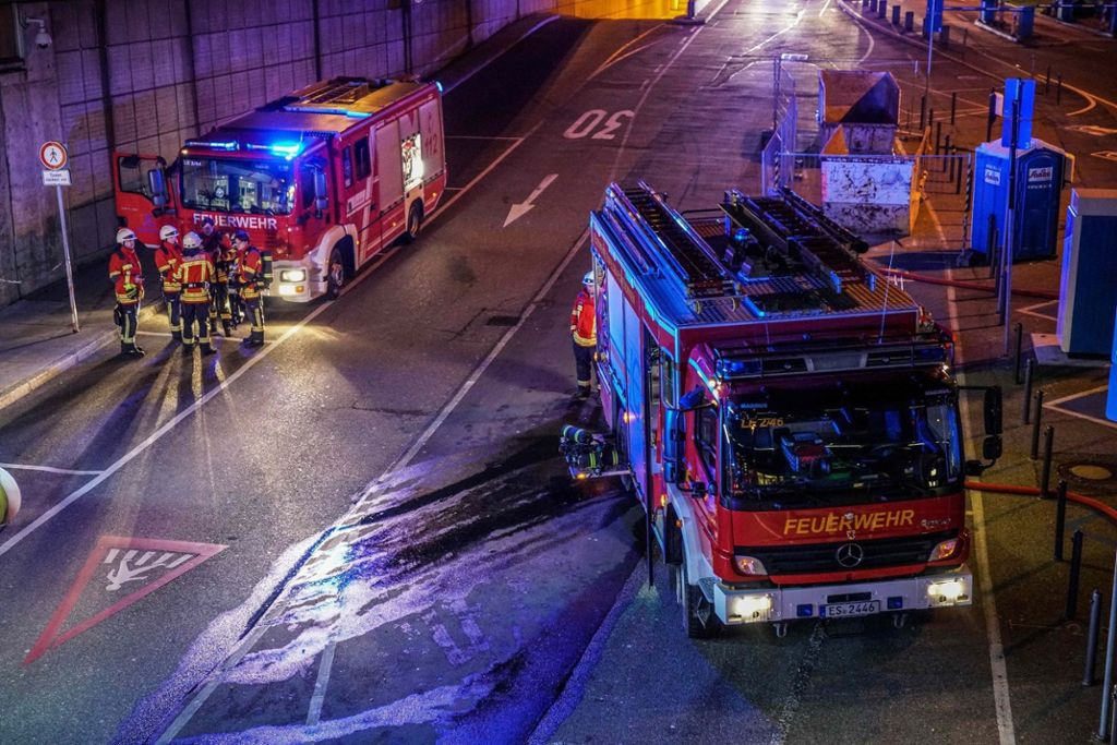 29.03.2019 Ein Verletzter bei Brand im S-Bahn-Gleisbereich am Stuttgarter Flughafen.