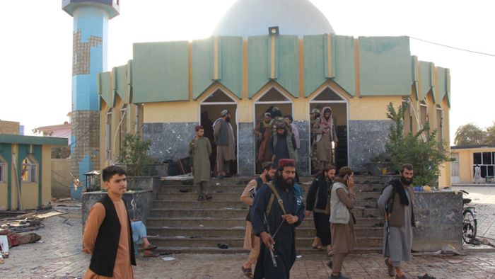 Zahlreiche Tote und Verletzte nach Explosion in Moschee