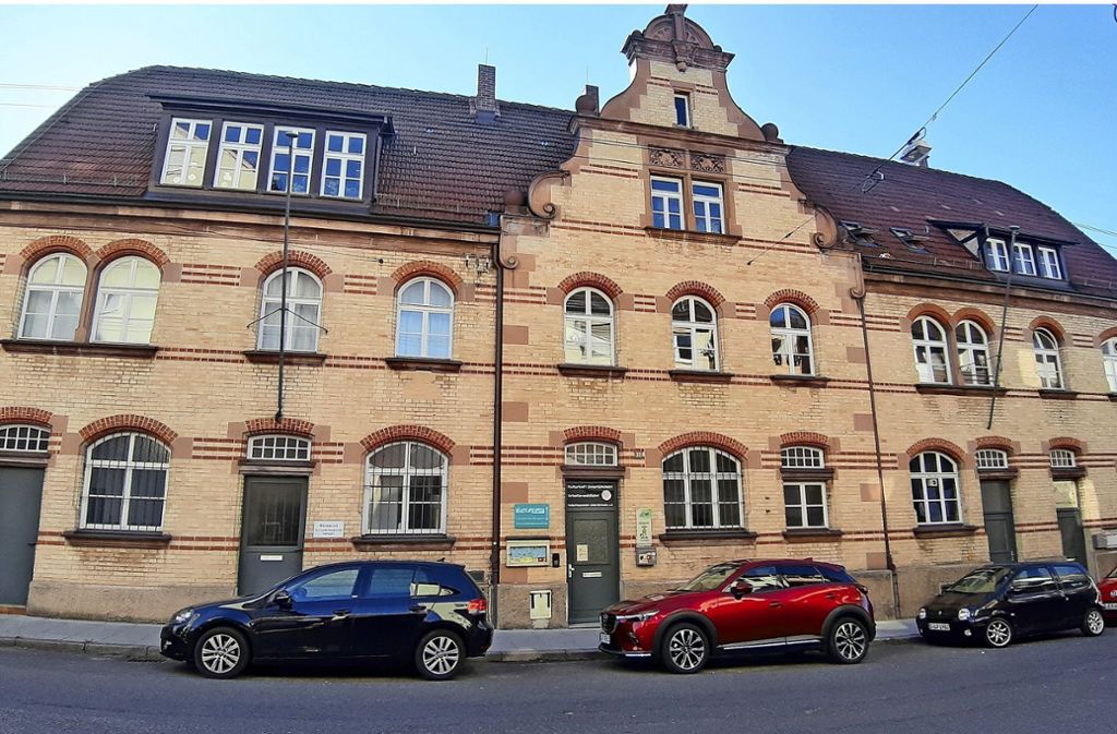 Das Gebäude  Stümpfelbacher Straße 38 trägt jetzt den Namen Julius-Lusser-Haus“.