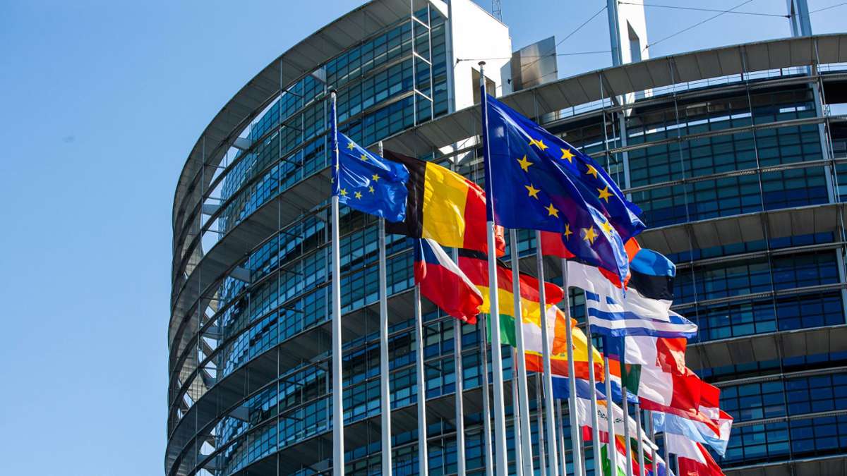 Europäische Kommission: EU-Parlament verklagt Kommission wegen Freigabe von Geldern für Ungarn