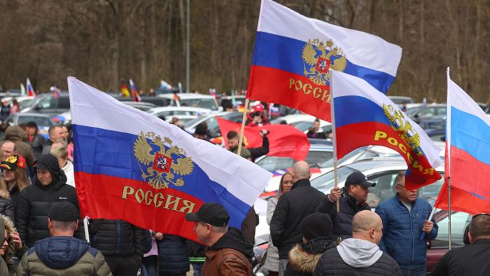 FDP und Grüne gegen Verbot russischer Flaggen auf Demos