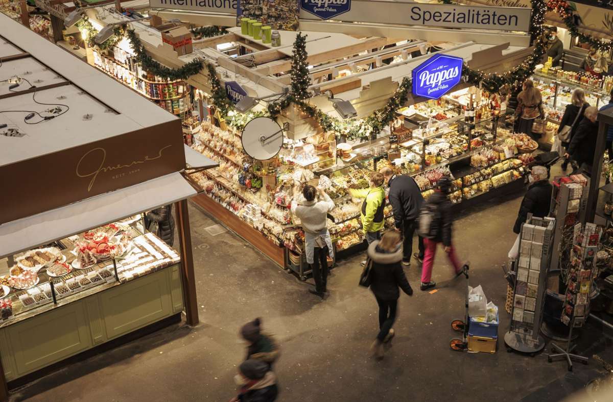 Corona-Pandemie in Stuttgart: Einkaufsstress in der Markthalle