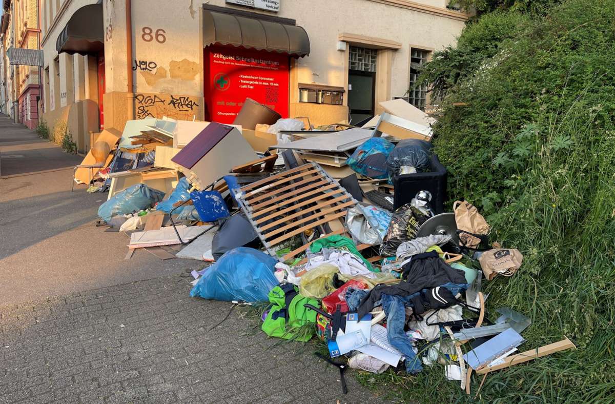 Ärgernis in Bad Cannstatt: Müllberg wächst seit Wochen an