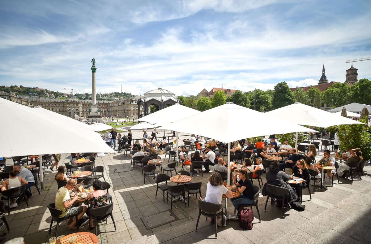 Außengastro, Freibäder, Open-Air-Events: Für diese Orte und Aktivitäten  entfällt  in Stuttgart die Testpflicht