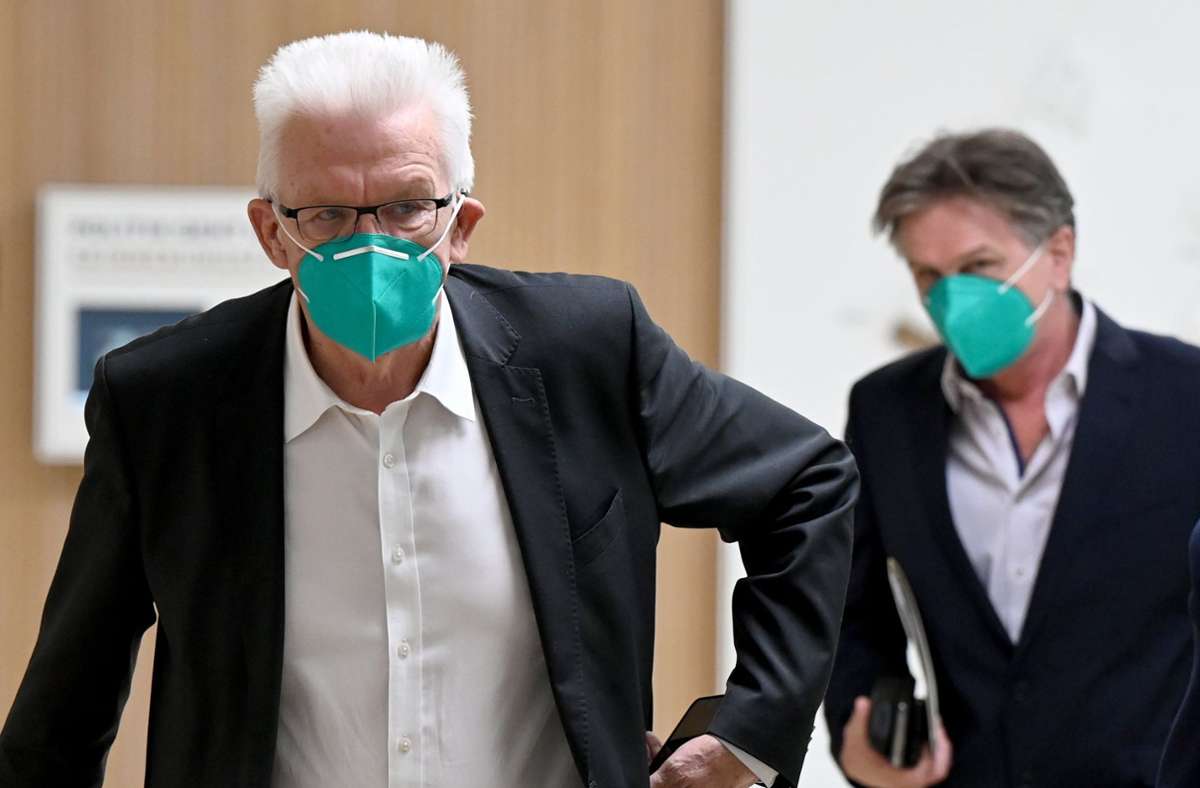 Winfried Kretschmann und Manfred Lucha sind in die gleiche Richtung unterwegs. Das versichert der Gesundheitsminister. Foto: dpa/Bernd Weissbrod