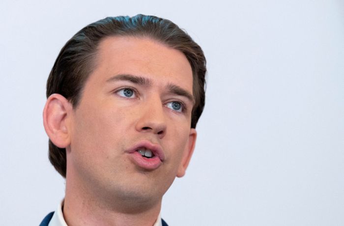 Österreich: Kanzler Kurz hält trotz Korruptionsvorwürfen an Amt fest